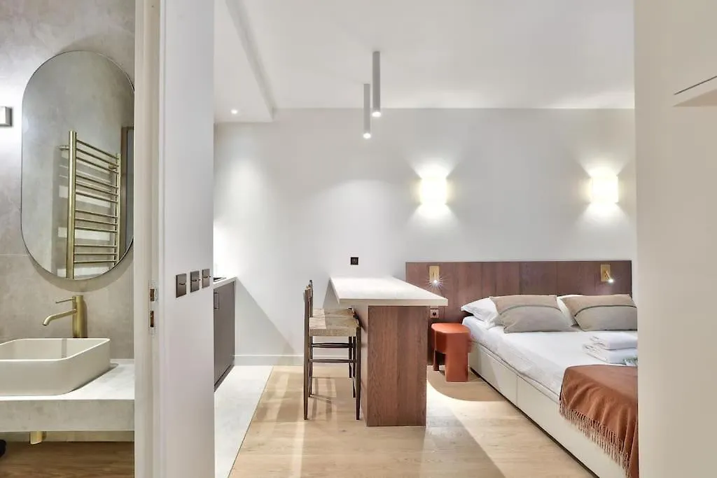 Sublime Studio Refait A Neuf Paris France