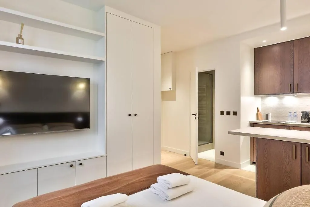 Apartment Sublime Studio Refait A Neuf Paris