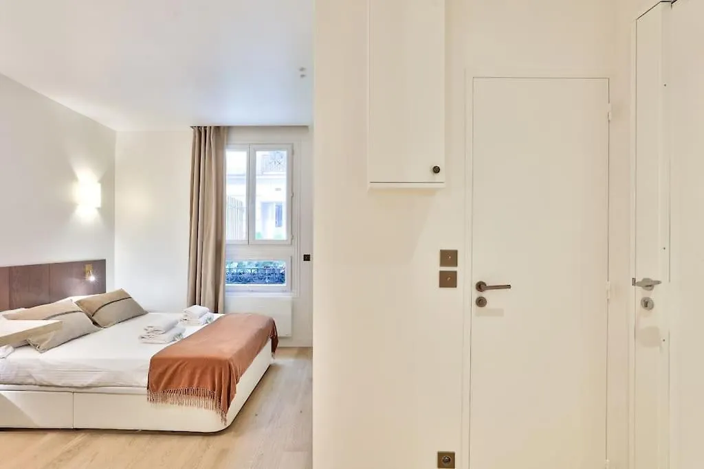 Apartment Sublime Studio Refait A Neuf Paris