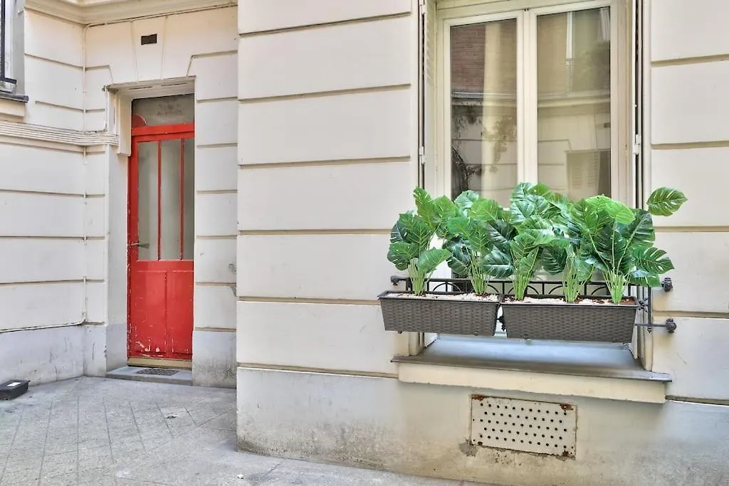 Sublime Studio Refait A Neuf Paris Apartment