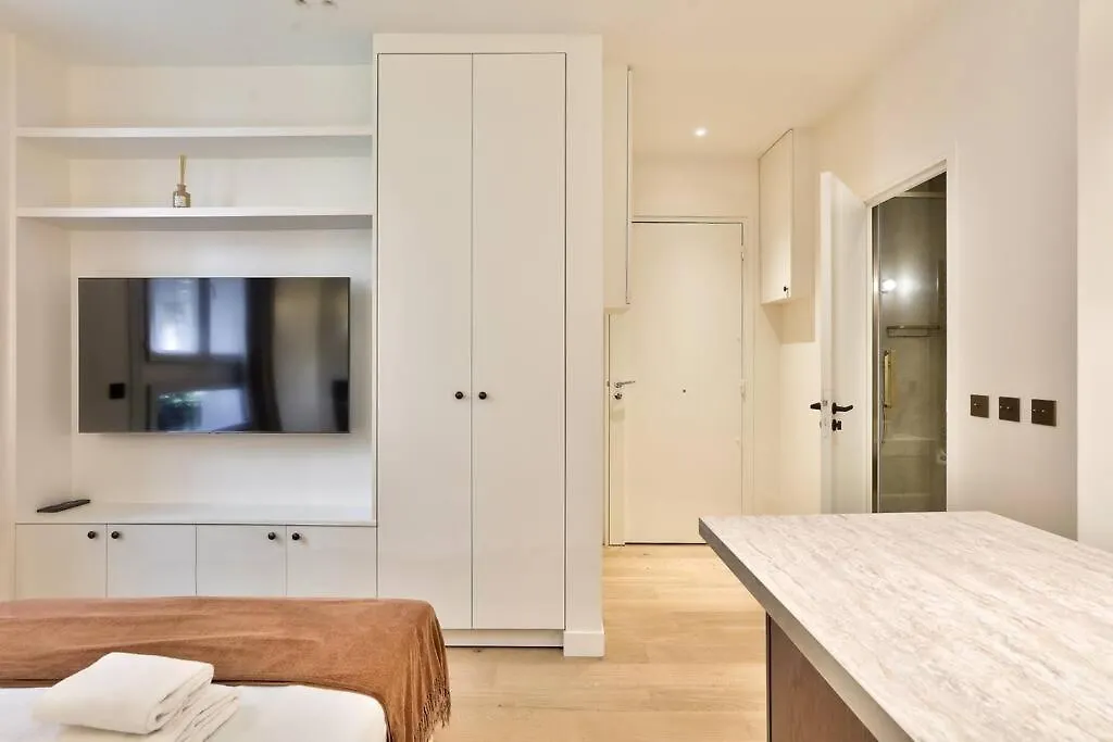 Sublime Studio Refait A Neuf Paris 0*,